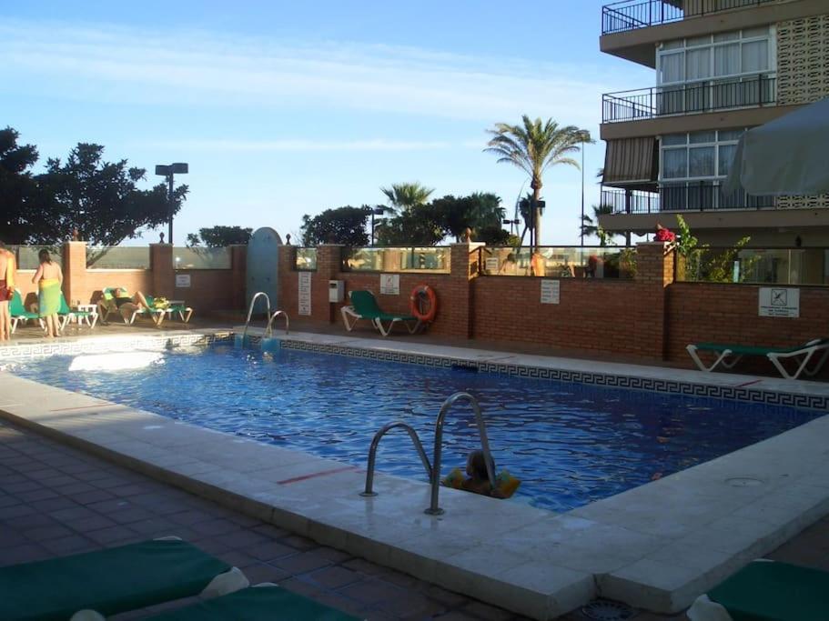 Seafront Apartment With Open-Air Heated Pool Fuengirola Extérieur photo